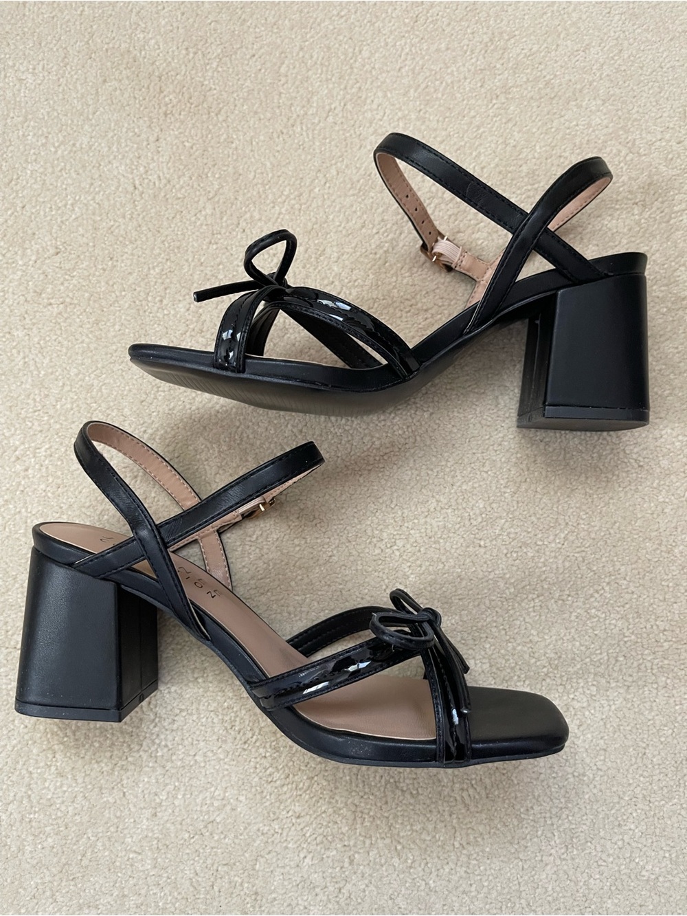 Journee Collection Issmia Block Heel Sandal Size 6 Black Bow Detail NEW